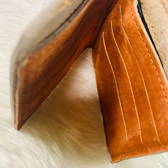 Wallets - Picture 4 of 6